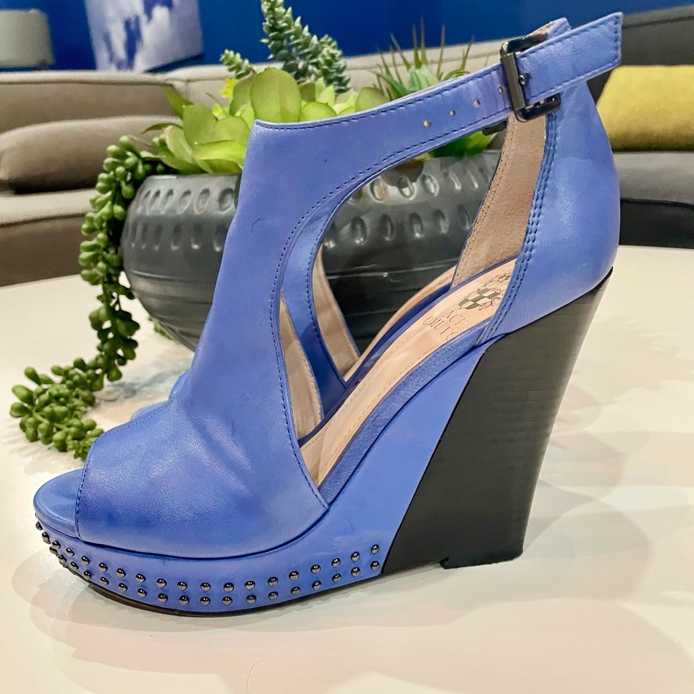 Vince Camuto platform wedges 7.5